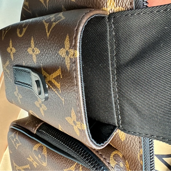 Louis Vuitton Christopher Bumbag Monogram Brown - Picture 9 of 15